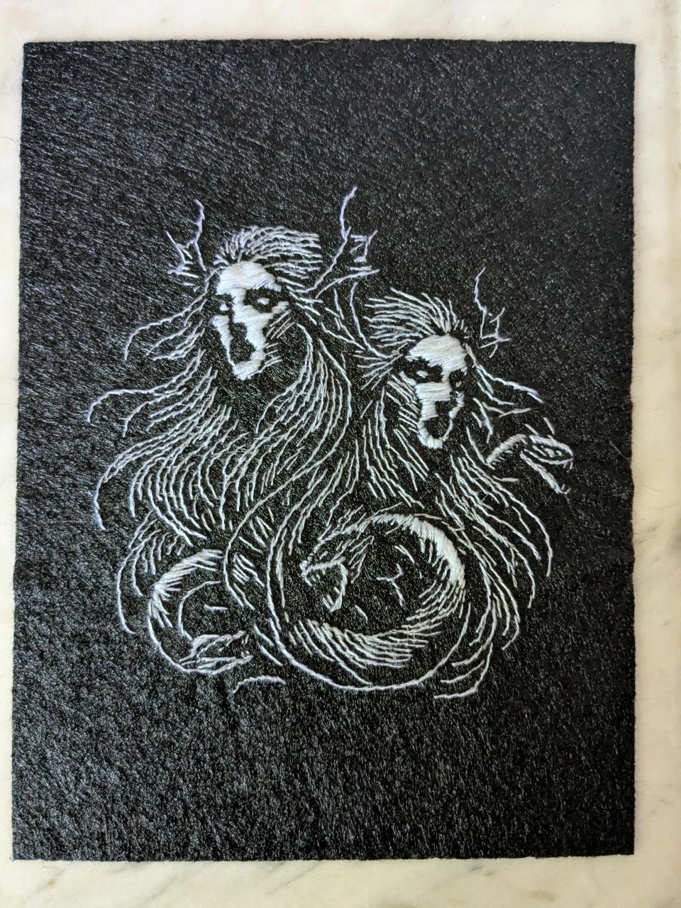 Dark Fantasy textielborduurwerk kwaadaardige zeemeermin – photo 3